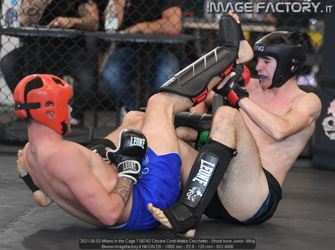2021-05-02 Milano in the Cage 7 00742 Cesare Conti-Mattia Cecchetto - Shoot boxe Junior -66kg